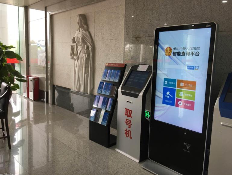立式液晶廣告機(jī)為什么受歡迎，有什么特性？